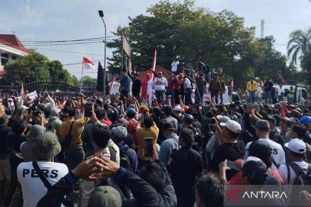 Demo Akbar Guncang Pati, Massa Tuntut Bupati Sudewo Lengser