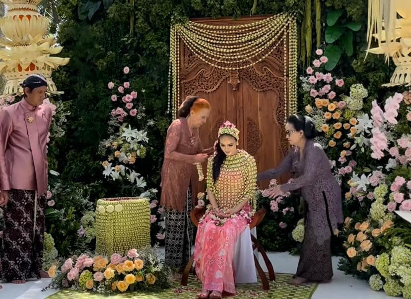 Luna Maya dan Maxime Bouttier Gelar Prosesi Siraman Menjelang Pernikahan
