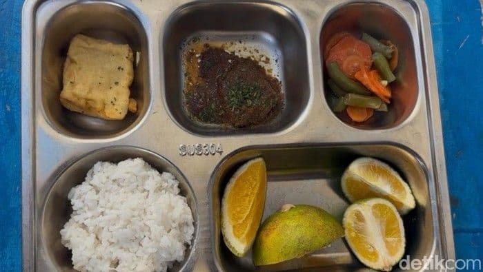 Keracunan MBG 210 Siswa Surabaya Bongkar Banyak Dapur Tak Punya Sertifikat Higienis