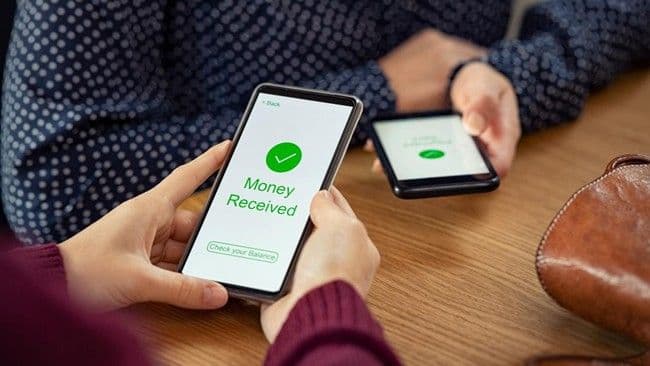 Menkominfo Larang Transfer Pulsa di Atas Rp1 Juta Lawan Judi Online