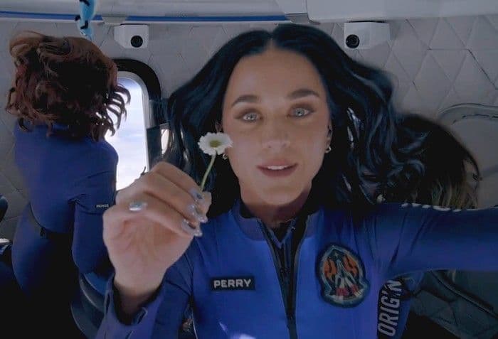 Katy Perry Menembus Batas: Konser Pertama di Luar Angkasa, Tampil di Orbit Bumi!